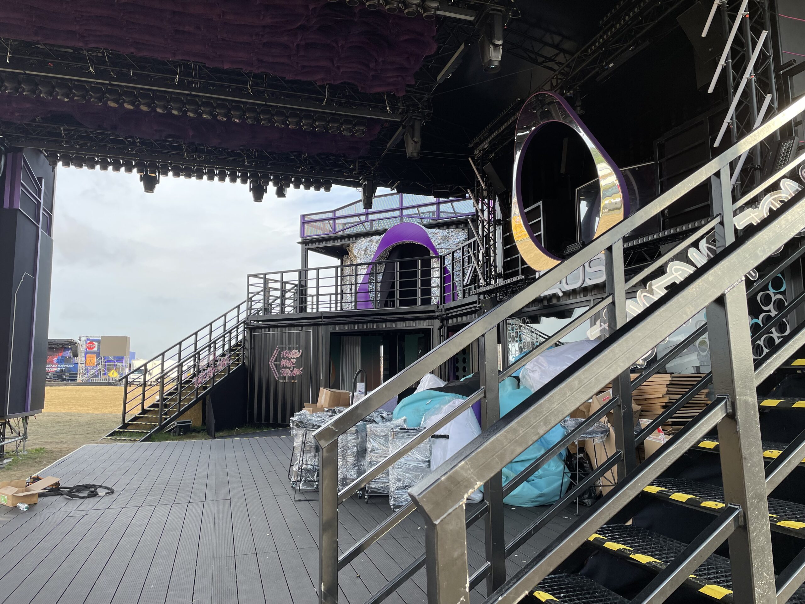 Budujemy instalacje na Orange Warsaw Festiwal